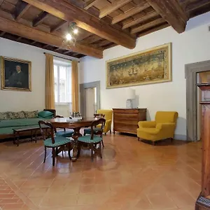 navona-elegant-two-bedroom-rome.it-romehotels.com/